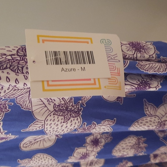 NWT LuLaRoe Azure Strawberry Print Skirt sz Medium - Picture 3 of 4